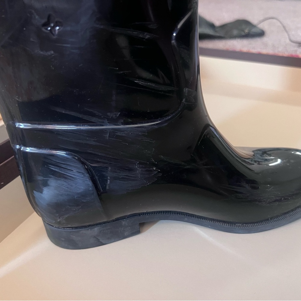 Y’all Louis Vuitton rain boots - Picture 3 of 7
